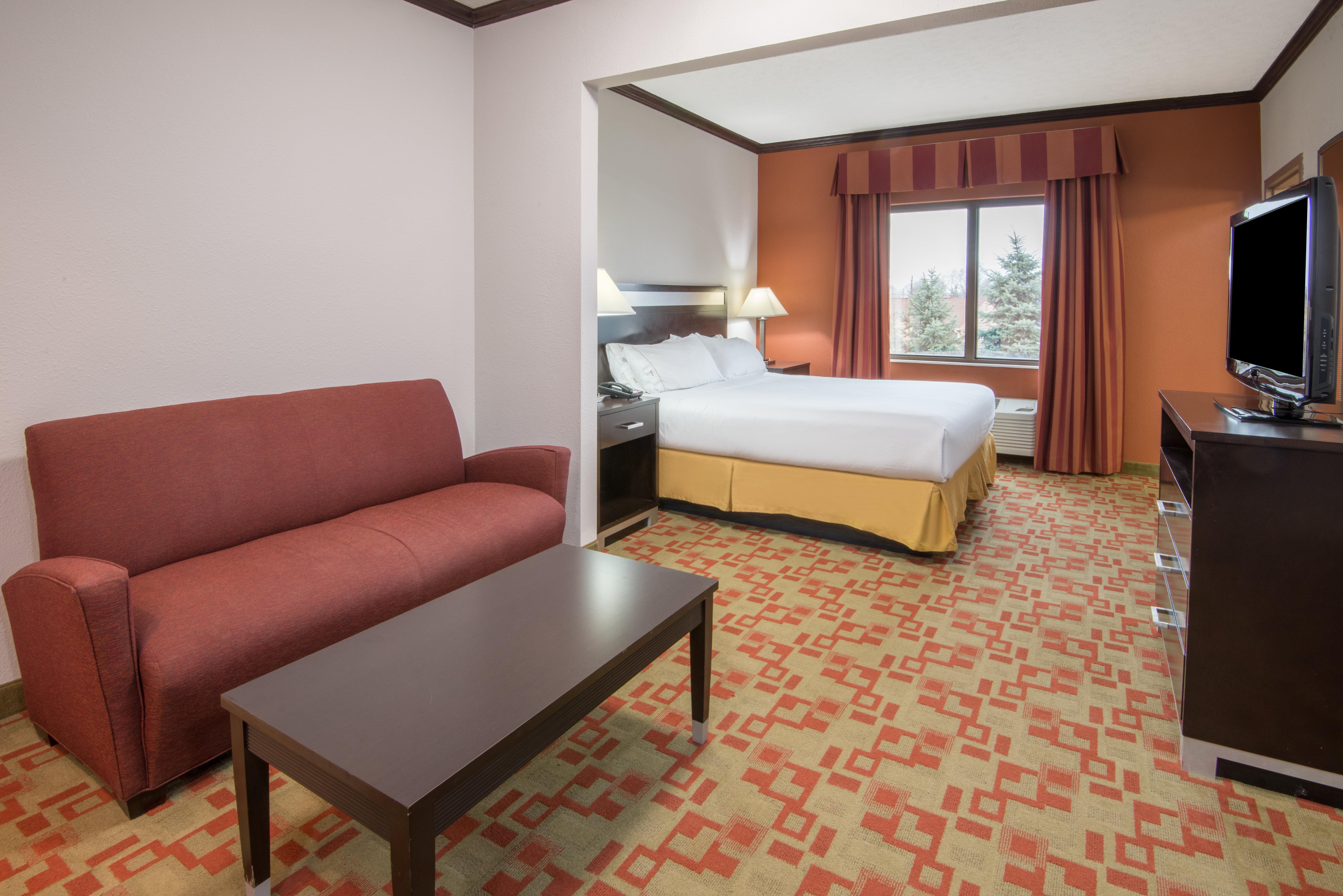 Holiday Inn Express Cleveland Airport - Brook Park By Ihg Buitenkant foto