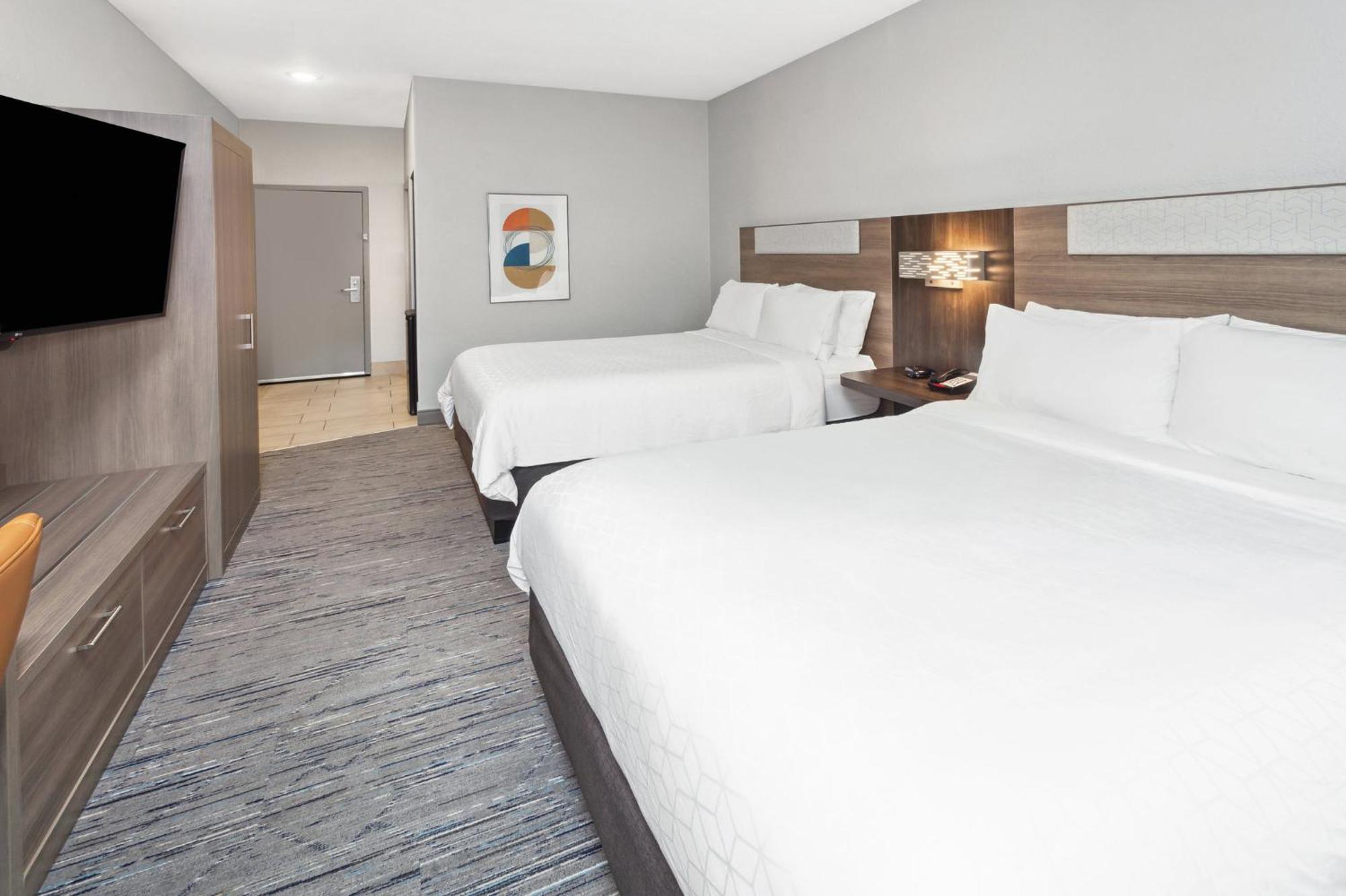 Holiday Inn Express Cleveland Airport - Brook Park By Ihg Buitenkant foto