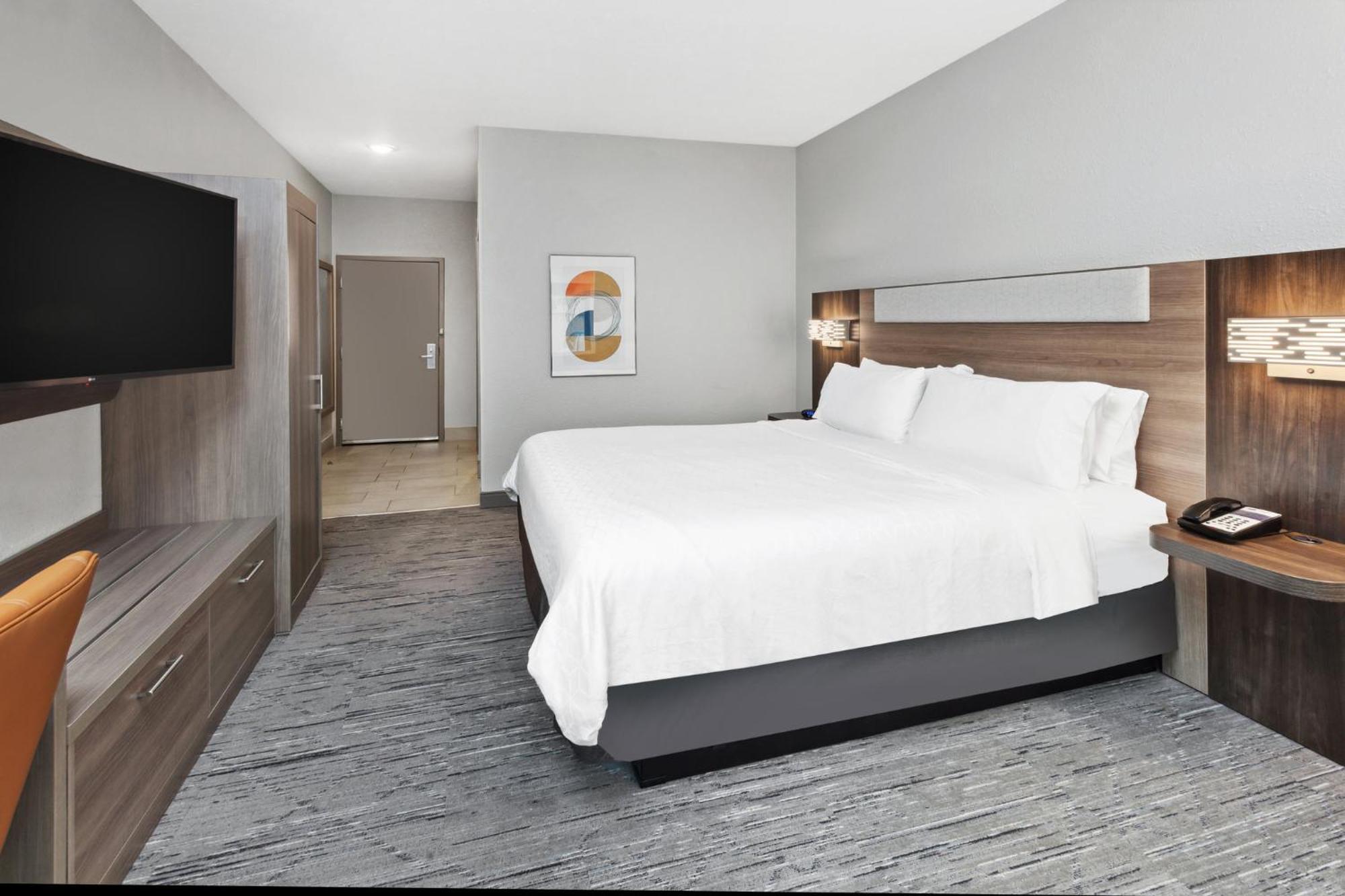 Holiday Inn Express Cleveland Airport - Brook Park By Ihg Buitenkant foto