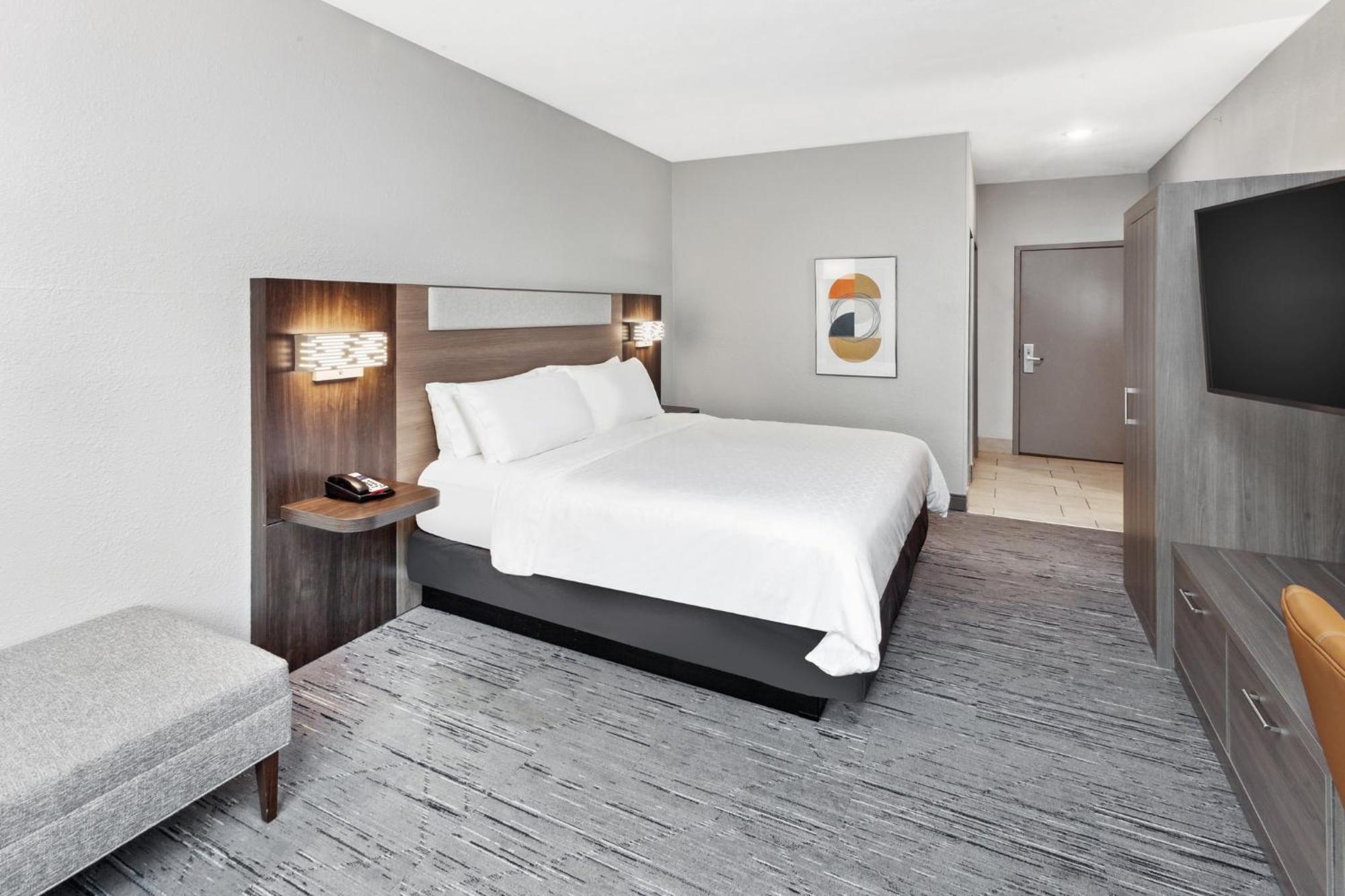 Holiday Inn Express Cleveland Airport - Brook Park By Ihg Buitenkant foto