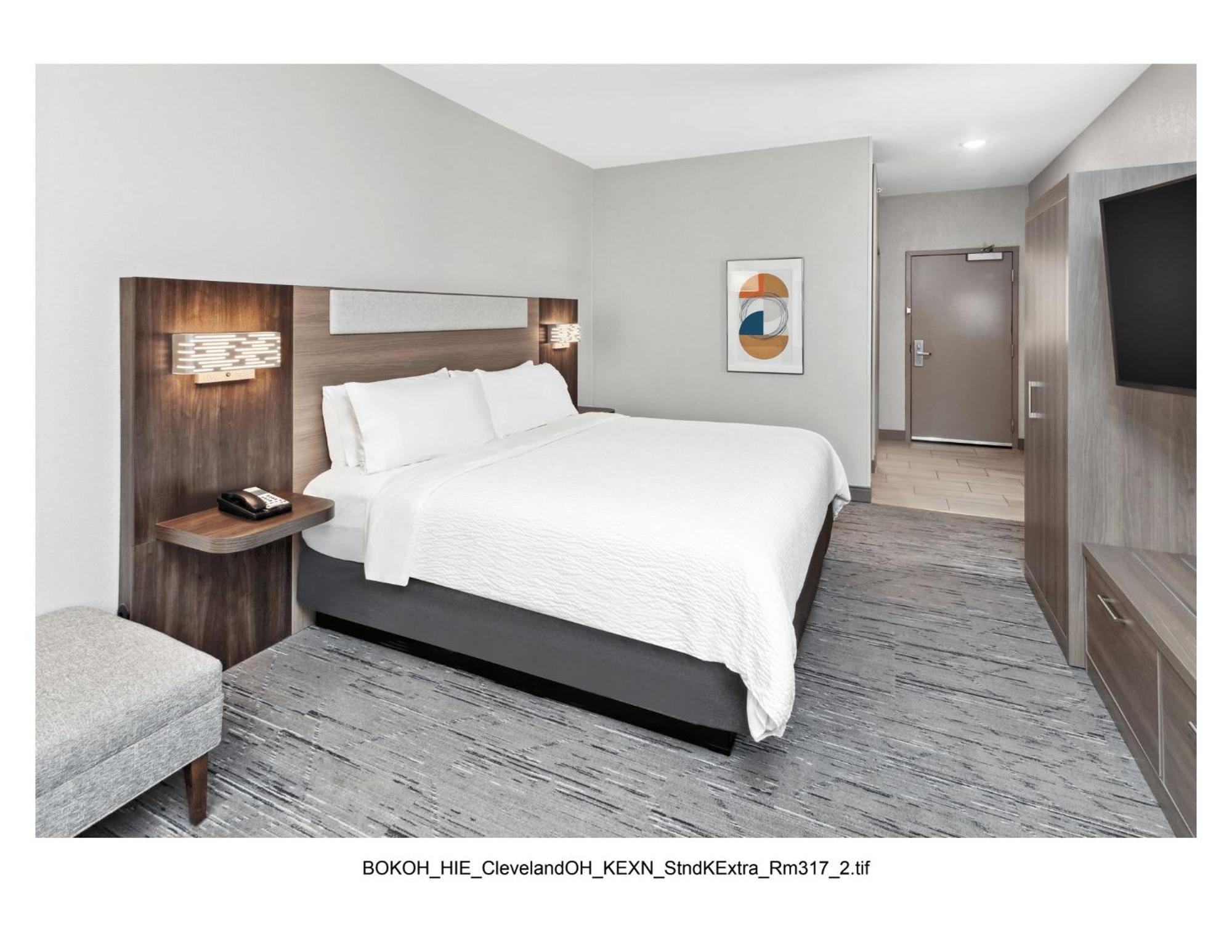 Holiday Inn Express Cleveland Airport - Brook Park By Ihg Buitenkant foto