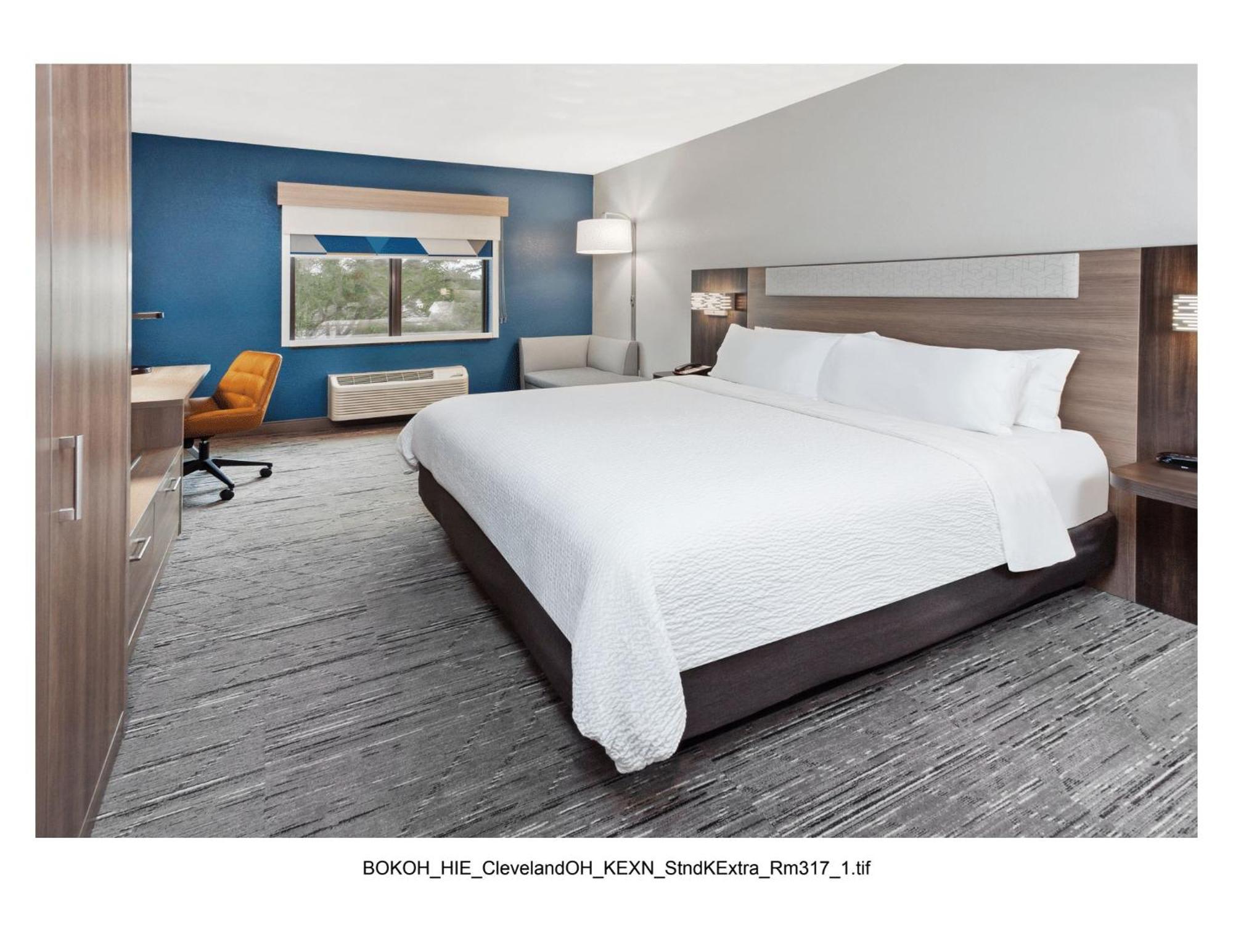 Holiday Inn Express Cleveland Airport - Brook Park By Ihg Buitenkant foto