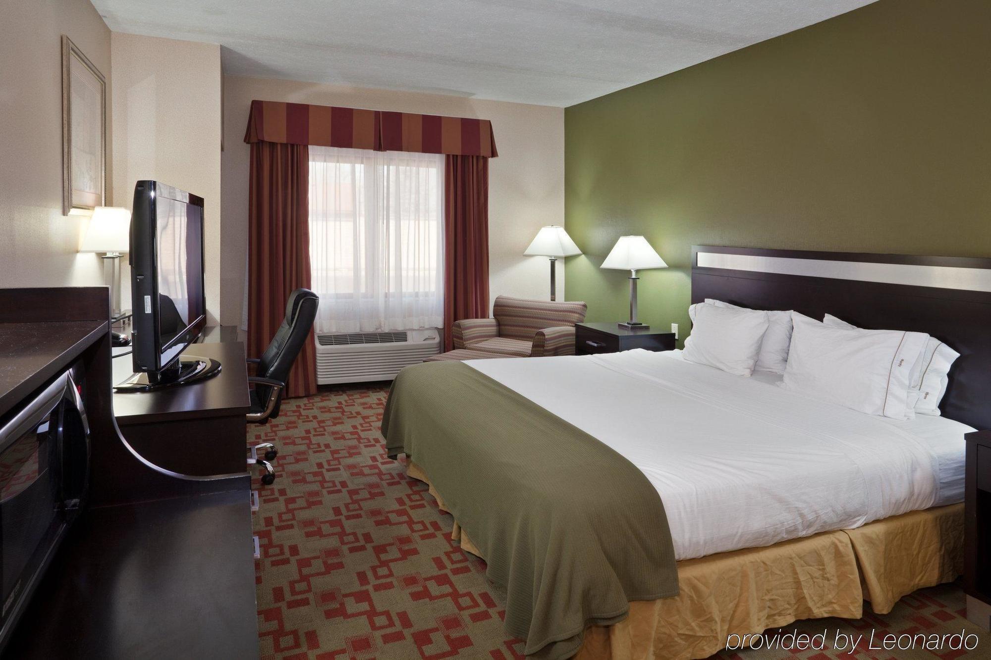 Holiday Inn Express Cleveland Airport - Brook Park By Ihg Kamer foto